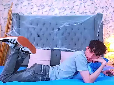 Luke Carter online show from 10-23-25, 01:10