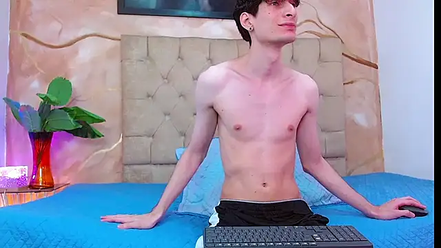 Luke Carter online show from 04-08-26, 01:23