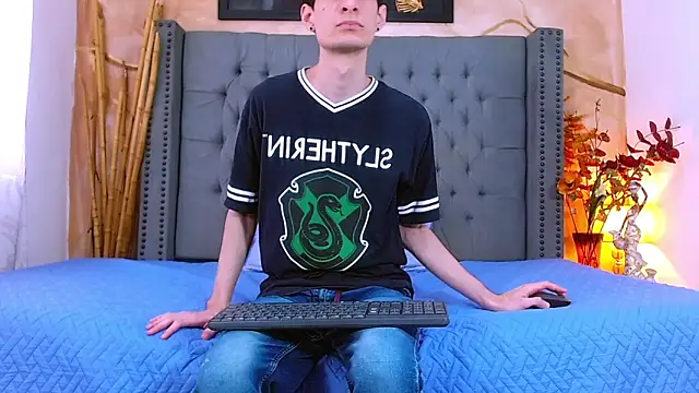 Luke Carter online show from 12-20-25, 01:14