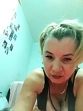 Snapshot of VasylynaLove421 chatting on 10-22-25, 09:13 VasylynaLove421 online show from 10-22-25, 09:13