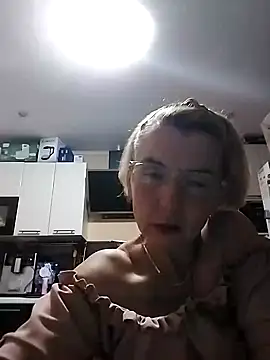 Snapshot of VasylynaLove421 chatting on 09-21-25, 07:30 VasylynaLove421 online show from 09-21-25, 07:30