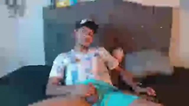 Snapshot of logan_willyams_ chatting on 10-18-25, 10:01 logan willyams online show from 10-18-25, 10:01