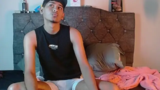 Snapshot of logan_willyams_ chatting on 10-21-25, 05:18 logan willyams online show from 10-21-25, 05:18