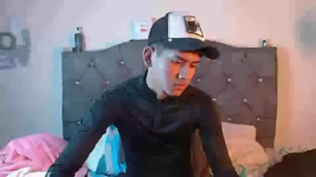 Snapshot of logan_willyams_ chatting on 10-17-25, 07:48 logan willyams online show from 10-17-25, 07:48