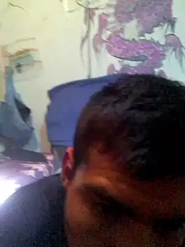 Snapshot of Calivazil chatting on 11-19-25, 11:27 Calivazil online show from 11-19-25, 11:27