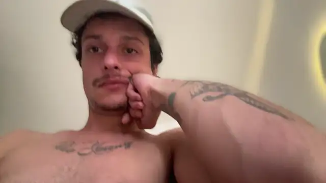 chrisalmeid  online show from 04-04-26, 10:44