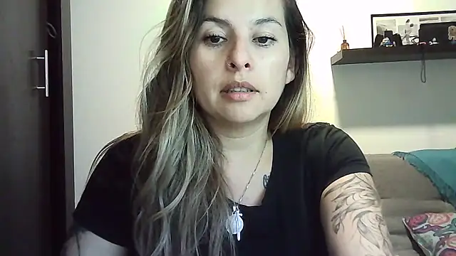 Snapshot of Valery__Rouse_ chatting on 06-19-26, 04:07 Valery Rouse online show from 06-19-26, 04:07