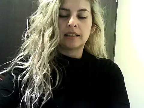 Valery  Rouse  online show from 10-26-25, 04:35