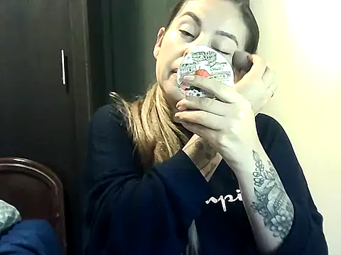 Valery  Rouse  online show from 03-18-26, 10:32