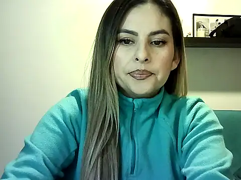 Snapshot of Valery__Rouse_ chatting on 07-18-26, 01:03 Valery Rouse online show from 07-18-26, 01:03