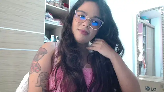 Snapshot of SecretBrunette chatting on 10-03-25, 07:10 SecretBrunette online show from 10-03-25, 07:10