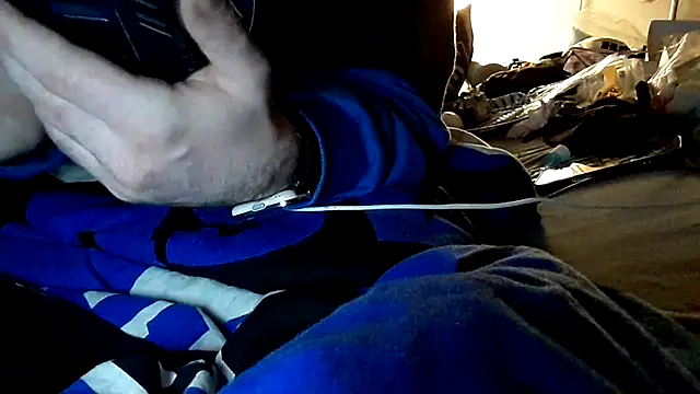 GeilerHSVFAN1989 online show from 01-10-26, 03:02