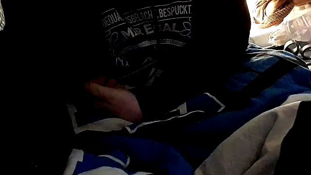 GeilerHSVFAN1989 online show from 12-23-25, 09:41