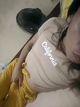 miss ele online show from 12-01-25, 01:23