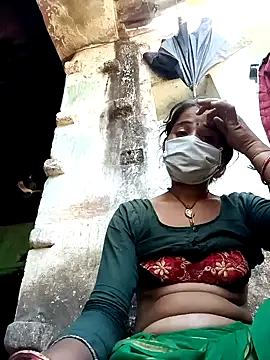 Snapshot of Hot_era chatting on 09-24-25, 05:47 Hot era online show from 09-24-25, 05:47