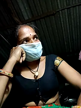 Snapshot of Hot-honi chatting on 09-18-25, 01:36 Hot-honi online show from 09-18-25, 01:36