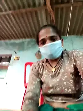 Snapshot of Hot-honi chatting on 09-20-25, 12:10 Hot-honi online show from 09-20-25, 12:10