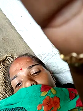 Snapshot of Hot-honi chatting on 10-06-25, 08:26 Hot-honi online show from 10-06-25, 08:26