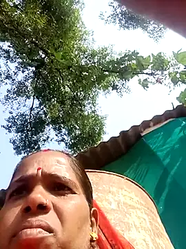 Snapshot of Hot-honi chatting on 11-06-25, 04:27 Hot-honi online show from 11-06-25, 04:27