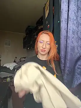 DaddysLittleSlutfox online show from 04-14-26, 01:49