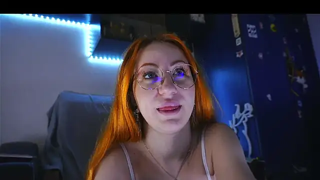 DaddysLittleSlutfox online show from 05-13-26, 07:48