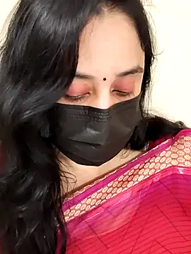 Monica cams online show from 11-18-25, 04:43