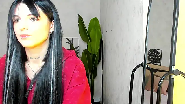 Snapshot of Lynn_Martin chatting on 05-03-26, 01:00 Lynn Martin online show from 05-03-26, 01:00
