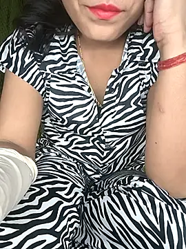 Hott Archana online show from 12-17-25, 06:02