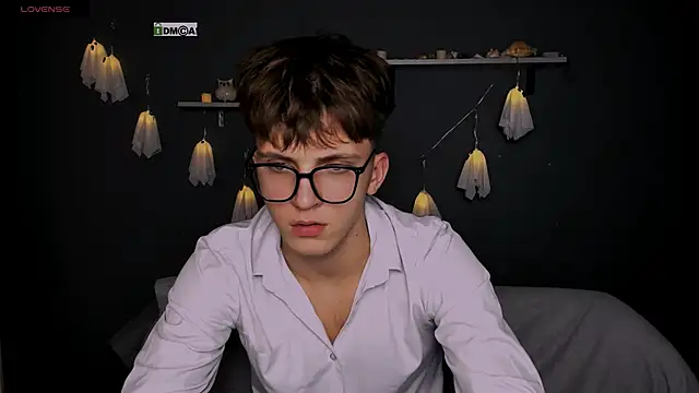 travis wolf  online show from 10-29-25, 08:30