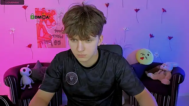 travis wolf  online show from 03-21-26, 09:47