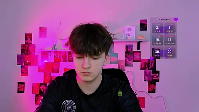 travis wolf  online show from 03-31-26, 08:49