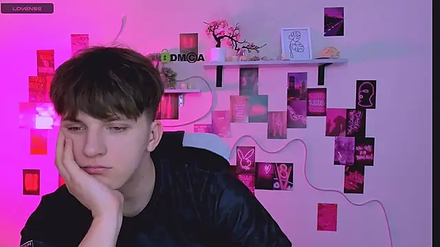 travis wolf  online show from 04-15-26, 08:53