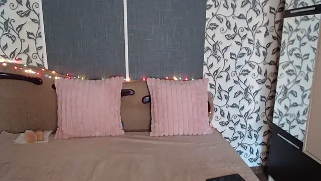 AmoraLuv online show from 09-21-25, 08:08