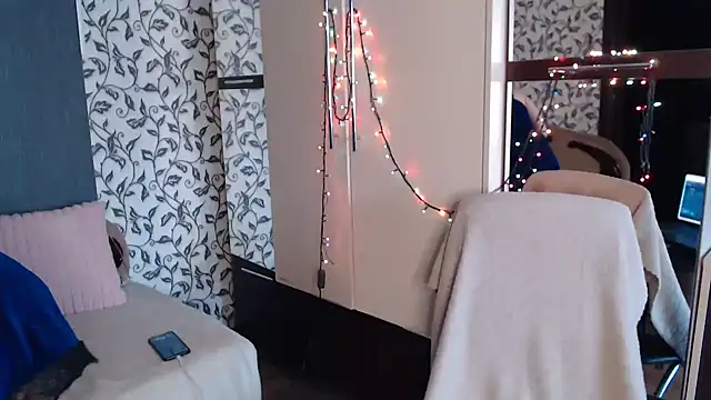 AmoraLuv online show from 02-25-26, 10:48