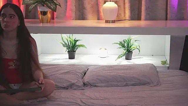 PopHouse  online show from 04-06-26, 01:45