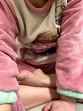 Snapshot of Winnie-1016 chatting on 01-19-26, 10:41 Winnie-1016 online show from 01-19-26, 10:41