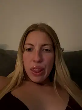 Snapshot of CheekyChelseaX chatting on 09-13-25, 08:31 CheekyChelseaX online show from 09-13-25, 08:31