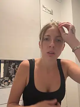 Snapshot of CheekyChelseaX chatting on 09-12-25, 07:02 CheekyChelseaX online show from 09-12-25, 07:02