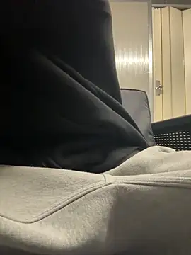 420boy   online show from 10-28-25, 08:30