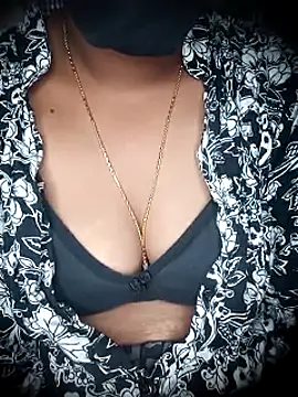 Snapshot of SindhuHappy chatting on 09-18-25, 03:04 SindhuHappy online show from 09-18-25, 03:04