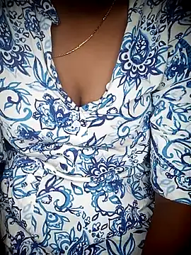 Snapshot of SindhuHappy chatting on 09-15-25, 09:21 SindhuHappy online show from 09-15-25, 09:21
