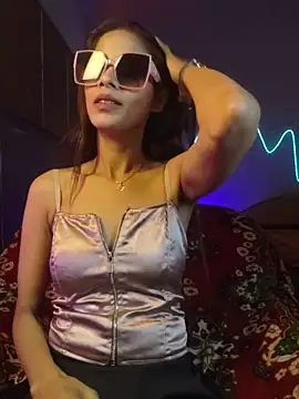 royeoy22 online show from 03-10-26, 09:02