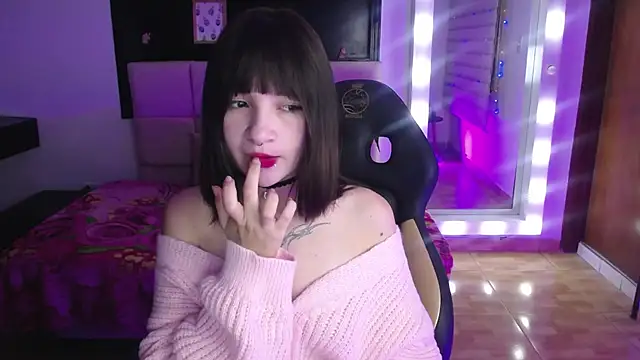  Charlotte Collins  online show from 11-15-25, 01:59