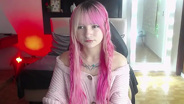  Charlotte Collins  online show from 07-03-26, 04:02