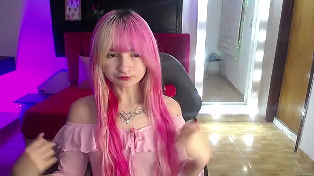 Snapshot of _Charlotte_Collins_ chatting on 05-30-26, 03:17 Charlotte Collins online show from 05-30-26, 03:17