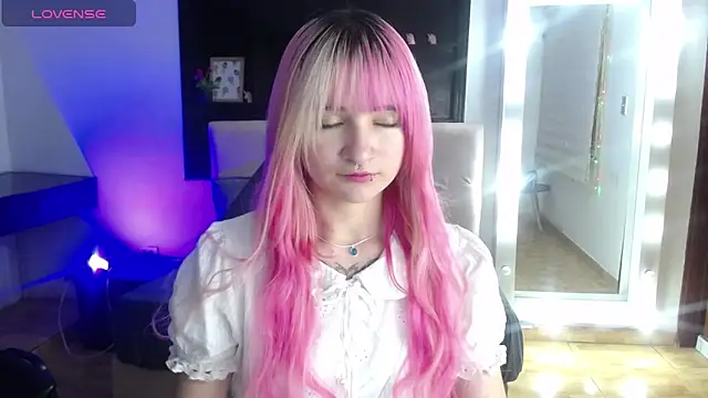  Charlotte Collins  online show from 06-30-26, 03:56