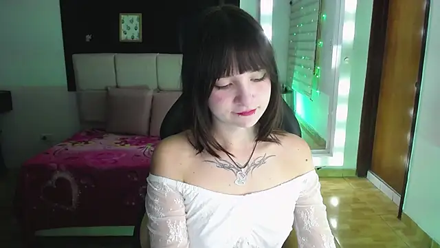  Charlotte Collins  online show from 11-26-25, 02:28