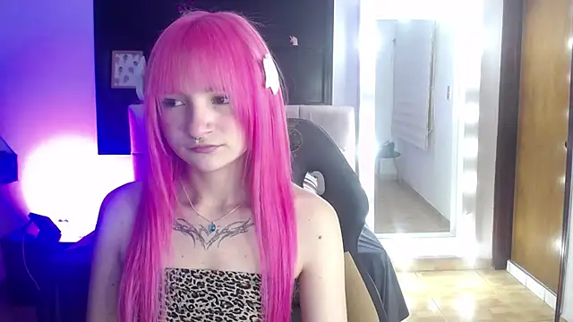  Charlotte Collins  online show from 07-17-26, 04:37