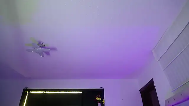  Charlotte Collins  online show from 04-12-26, 02:20