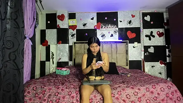 sophiaydaphne online show from 11-26-25, 02:50